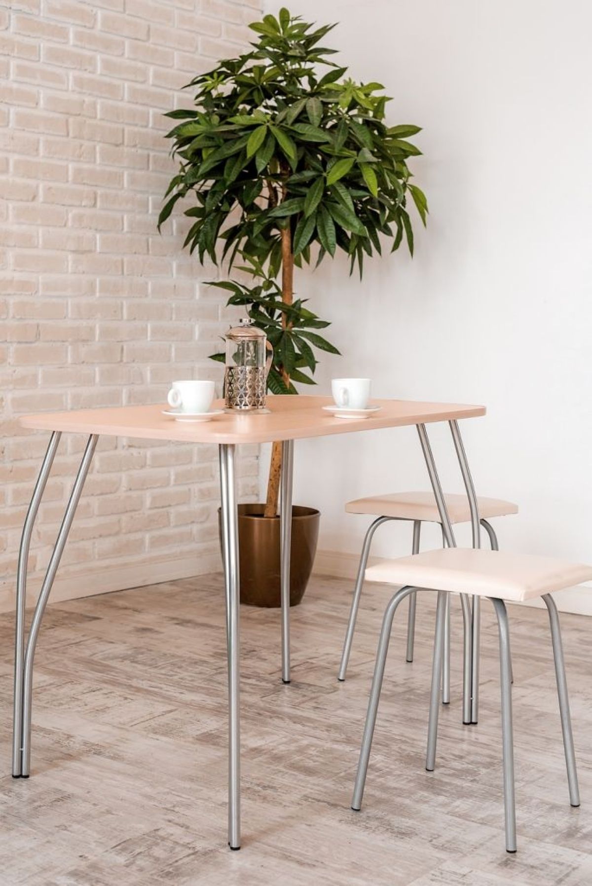 Стол обеденный на металлическом основании | фото 5